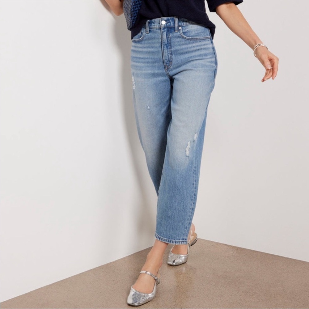 Evereve Ever Vintage Barrel Leg Mid Wash Distressed Jeans Size 27